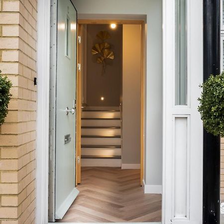 London'S Modern Nuance Apartment - Battersea Exterior foto
