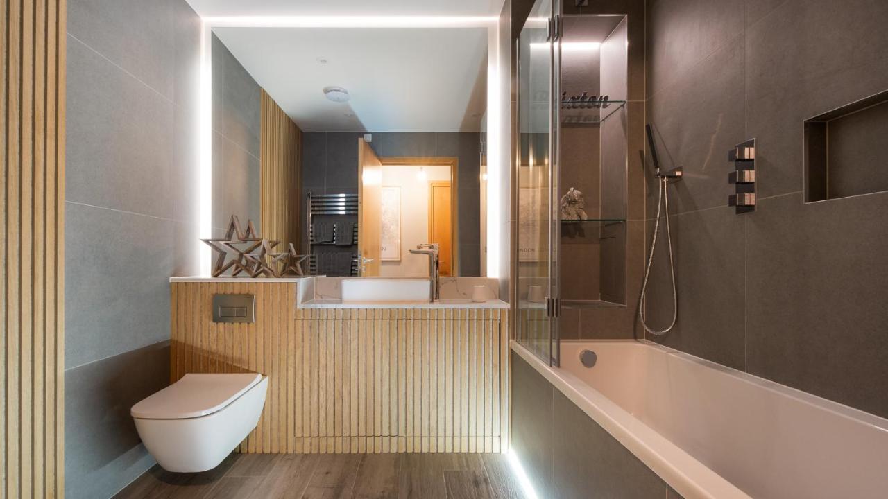 London'S Modern Nuance Apartment - Battersea Exterior foto