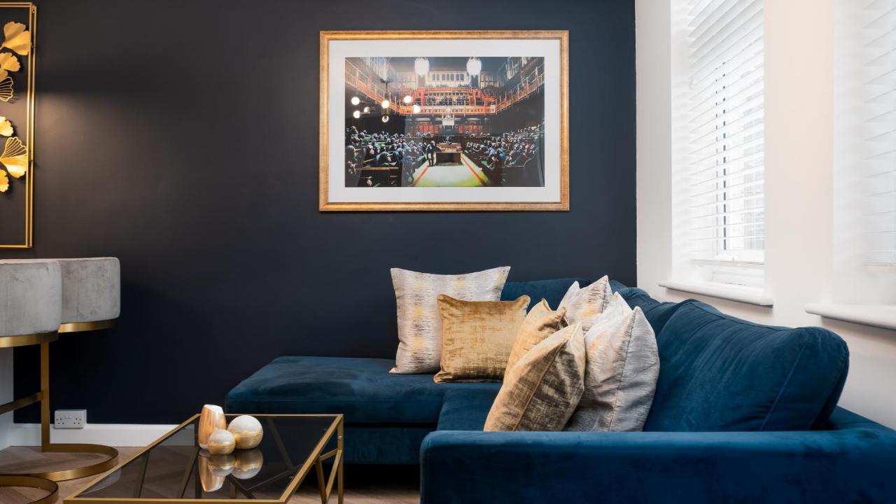 London'S Modern Nuance Apartment - Battersea Exterior foto